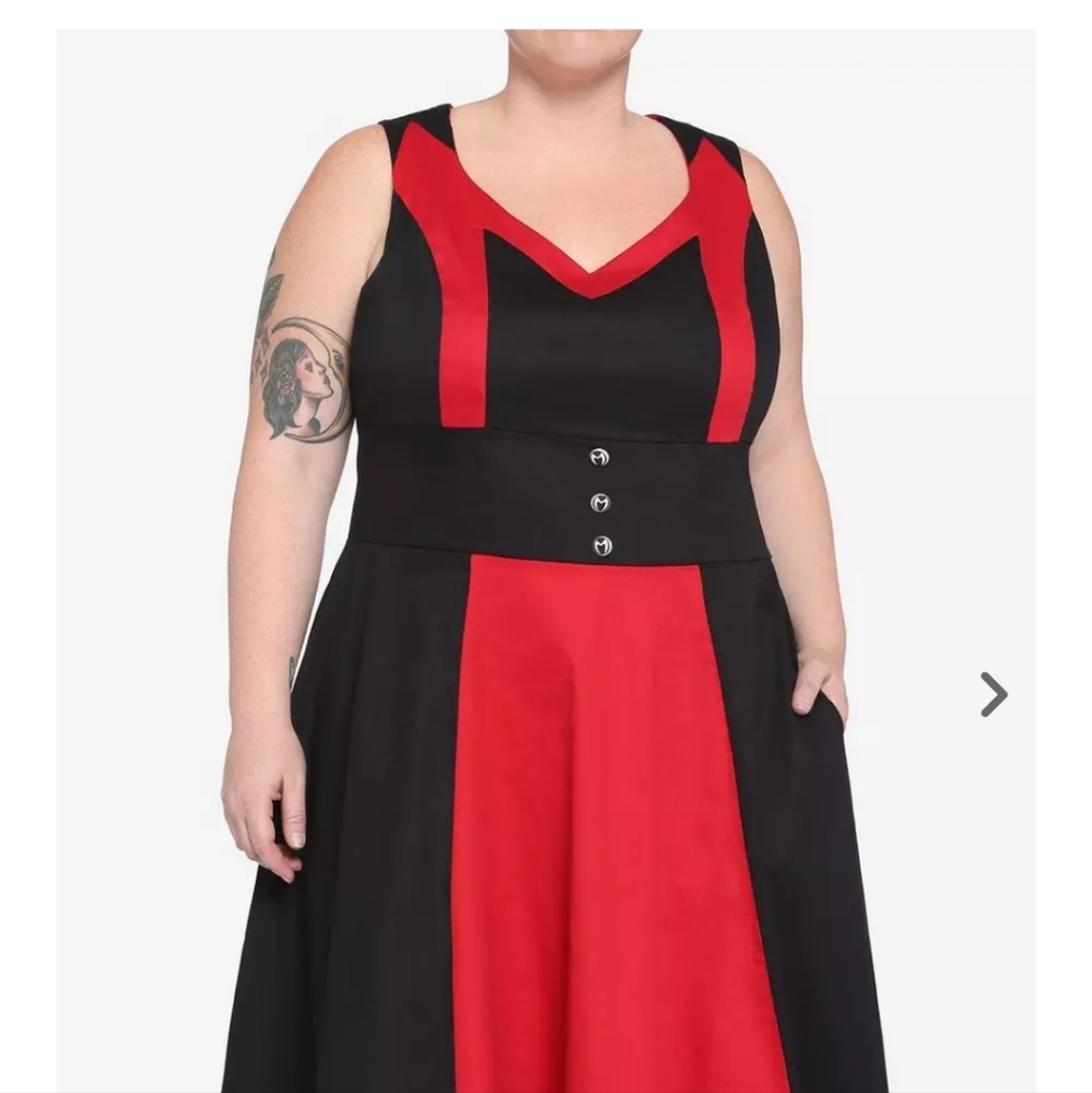 Her Universe Marvel WandaVision Scarlet Witch Women's Plus Size Dress